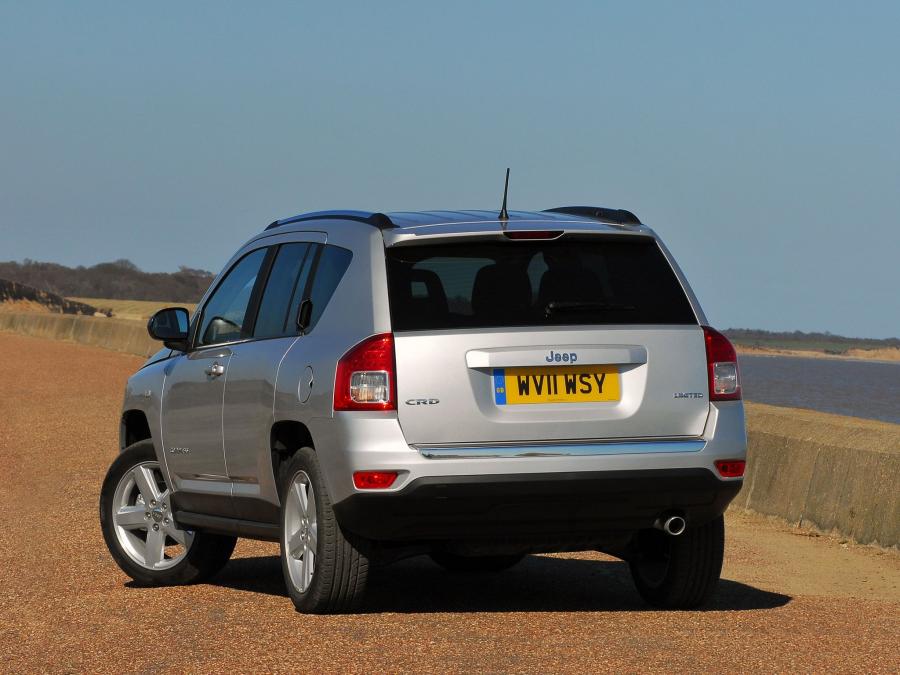  Jeep Compass 2011 года  (UK) (фото 18 из 27)